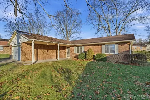 212 Rossman Ct, Franklin, OH 45005