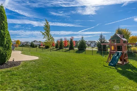 Exterior - 9363 Oak Brook Dr, Centerville, OH 45458 photo 7 of 11