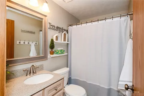Bath - 2753 Deer Run Rd, Springfield, OH 45504 photo 2 of 2