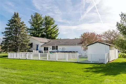 Exterior - 2753 Deer Run Rd, Springfield, OH 45504 photo 7 of 8