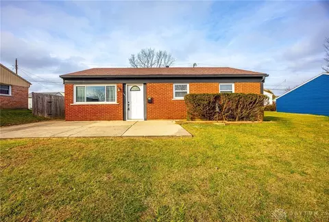 141 Locust Dr, Fairborn, OH 45324