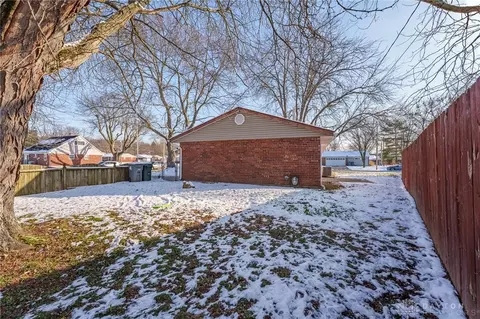 Exterior - 1002 Frontier Dr, Troy, OH 45373 photo 2 of 2