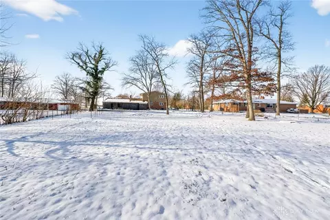 Exterior - 2440 E Possum Rd, Springfield, OH 45502 photo 2 of 7