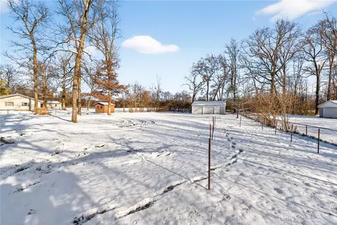 Exterior - 2440 E Possum Rd, Springfield, OH 45502 photo 3 of 7