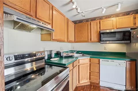 Kitchen - 3108 Sutton Ave, Kettering, OH 45429 photo 3 of 3
