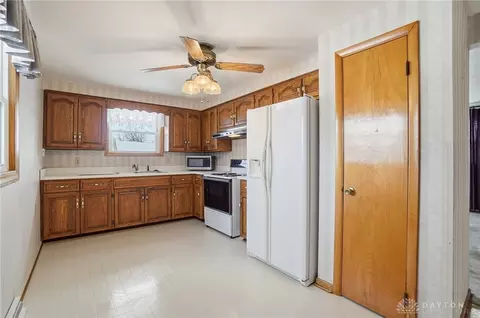 4135 Anoka St, Springfield, OH 45503 photo 8