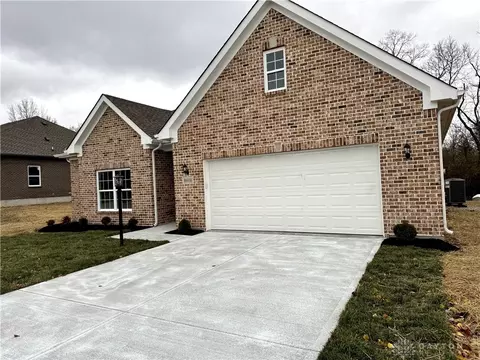 8618 Deergate Dr, Dayton, OH 45424