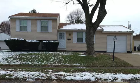211 Butler Trl, Englewood, OH 45322