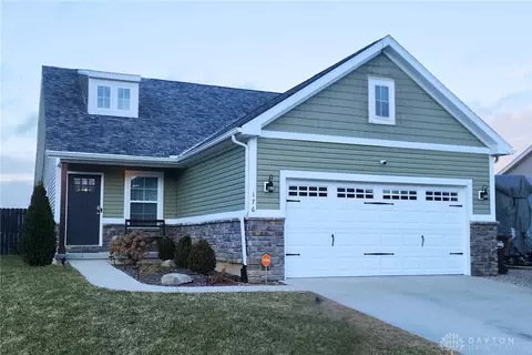 176 Brooke Woode Dr, Brookville, OH 45309