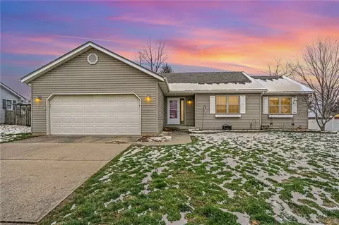3220 Gardenia Dr, Troy, OH 45373