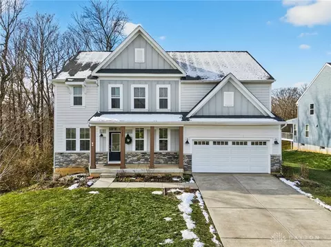 1667 Ardennes Oak Dr, Bellbrook, OH 45305