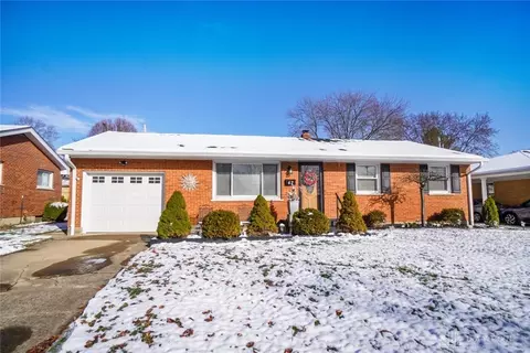 42 Crowthers Dr, Hamilton, OH 45013