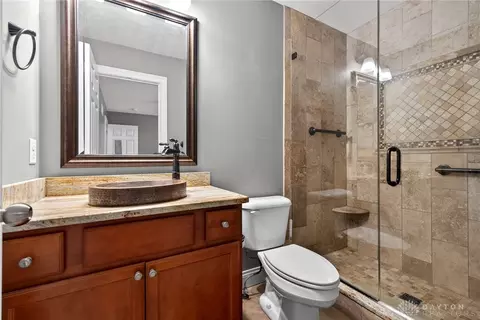 Bath - 2575 Martha Ln, Hamilton, OH 45013 photo 1 of 4