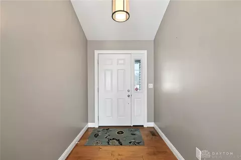 Entry Way - 2575 Martha Ln, Hamilton, OH 45013 photo 2 of 5