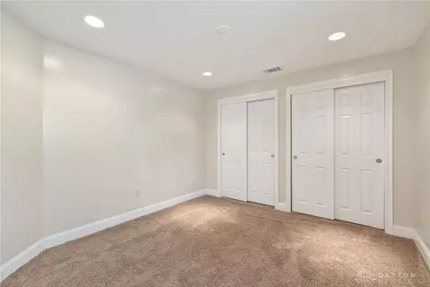 Bedroom - 2575 Martha Ln, Hamilton, OH 45013 photo 8 of 9