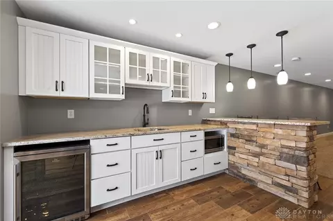 Kitchen - 2575 Martha Ln, Hamilton, OH 45013 photo 4 of 4