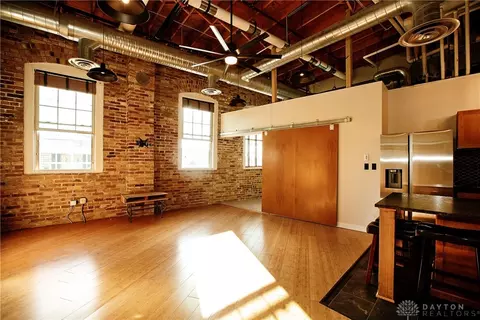 434 E 1st St, Dayton, OH 45402