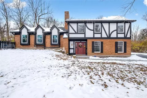 6645 Yankee St, Washington Township, OH 45459