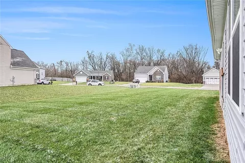 Exterior - 7286 Timber Wolf Dr, Franklin, OH 45005 photo 4 of 6
