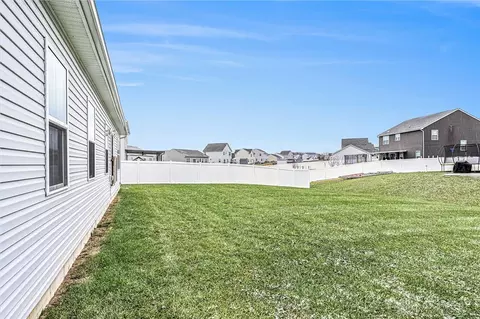 Exterior - 7286 Timber Wolf Dr, Franklin, OH 45005 photo 3 of 6