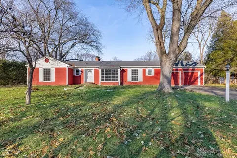 427 Meadowview Dr, Washington Township, OH 45459