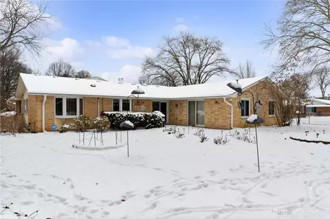 Exterior - 2409 E Rahn Rd, Dayton, OH 45440 photo 7 of 8