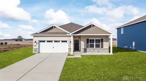 2912 Hoying Dr, Troy, OH 45373