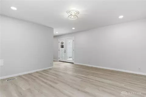 Living - 3190 Rebert Pike, Springfield, OH 45502 photo 4 of 5