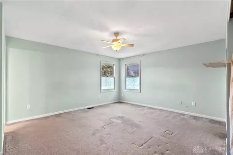 Bedroom - 8966 Haddix Rd, Fairborn, OH 45324 photo 5 of 8