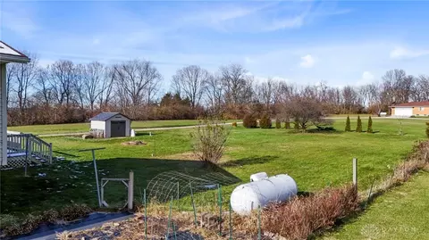 Exterior - 8966 Haddix Rd, Fairborn, OH 45324 photo 7 of 8