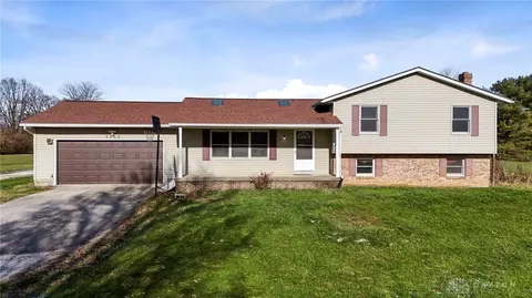Exterior - 8966 Haddix Rd, Fairborn, OH 45324 photo 1 of 8