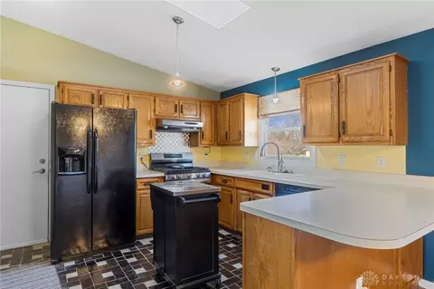 Kitchen - 8966 Haddix Rd, Fairborn, OH 45324 photo 2 of 4