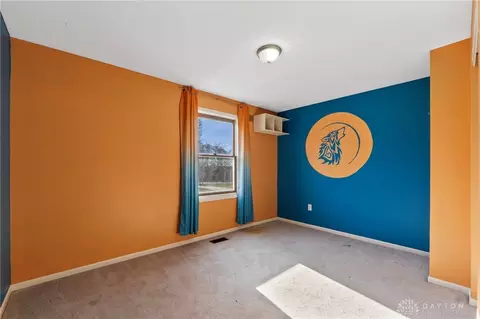 Bedroom - 8966 Haddix Rd, Fairborn, OH 45324 photo 1 of 8
