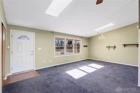 Living - 8966 Haddix Rd, Fairborn, OH 45324 photo 2 of 7