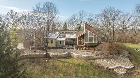 1605 Stormy Ct, Xenia, OH 45385