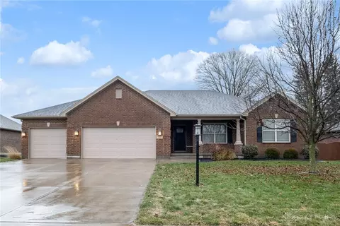 110 Eagle Ridge Dr, Carlisle, OH 45005