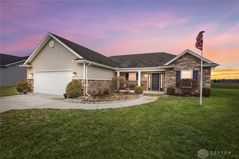 828 Governors Rd, Troy, OH 45373
