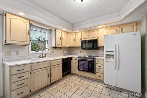 686 Doe Xing, Centerville, OH 45459 photo 11