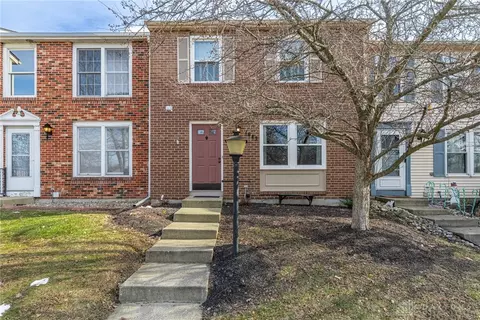 1642 Longbow Ln, West Carrollton, OH 45449