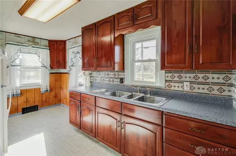 207 W Roseland Ave, Springfield, OH 45503 photo 11