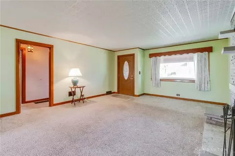 207 W Roseland Ave, Springfield, OH 45503 photo 4