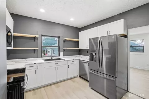 Kitchen - 124 Englewood Rd, Springfield, OH 45504 photo 1 of 3