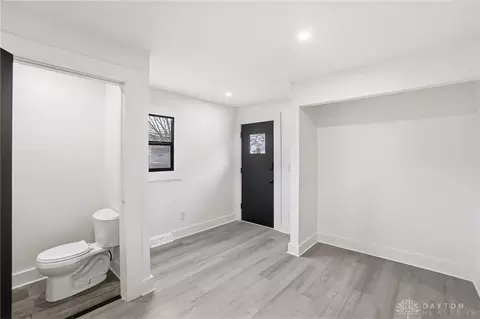 Entry Way - 124 Englewood Rd, Springfield, OH 45504 photo 1 of 2