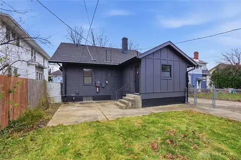 Exterior - 124 Englewood Rd, Springfield, OH 45504 photo 8 of 11