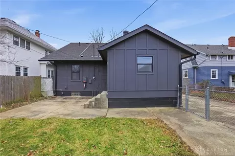 Exterior - 124 Englewood Rd, Springfield, OH 45504 photo 9 of 11