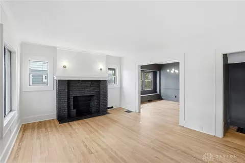 Living - 124 Englewood Rd, Springfield, OH 45504 photo 2 of 2