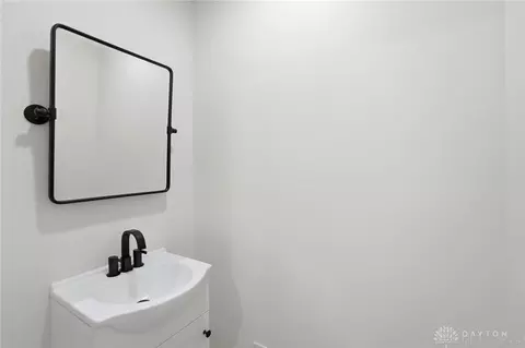 Bath - 124 Englewood Rd, Springfield, OH 45504 photo 1 of 2