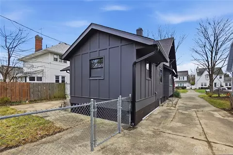 Exterior - 124 Englewood Rd, Springfield, OH 45504 photo 10 of 11