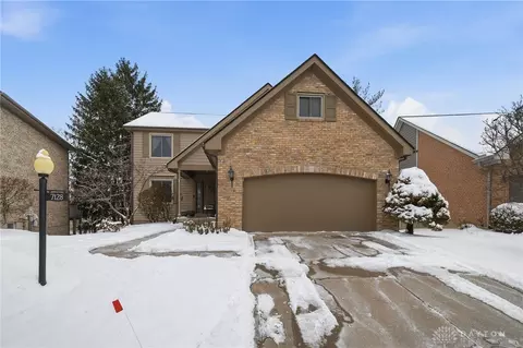 7128 Hartcrest Ln, Dayton, OH 45459