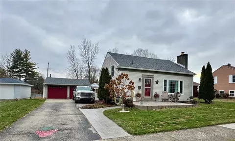 1360 Croydon Rd, Troy, OH 45373
